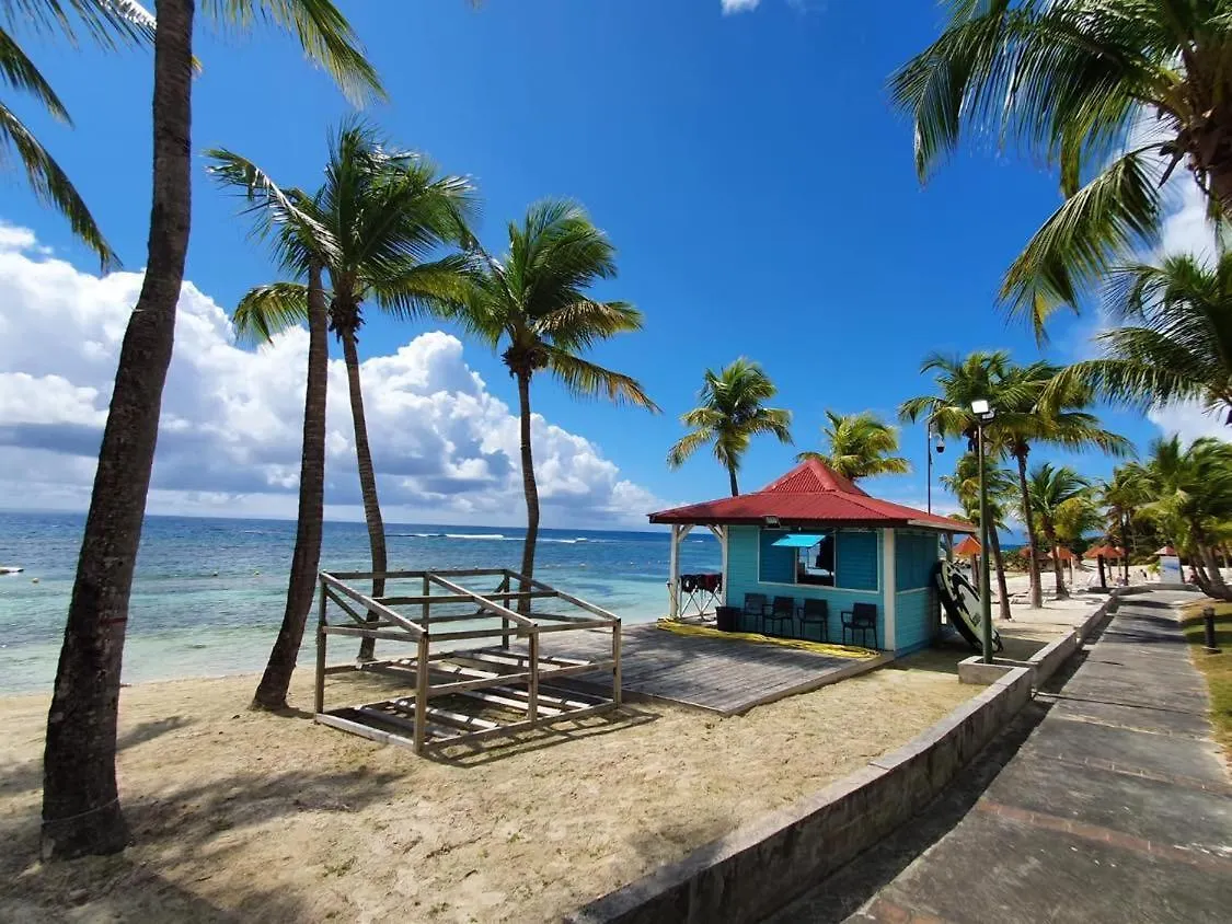 MARTIAL TROPIQUES Appartement refait à neuf vue mer Pierre&vacances Sainte-Anne  Guadeloupe