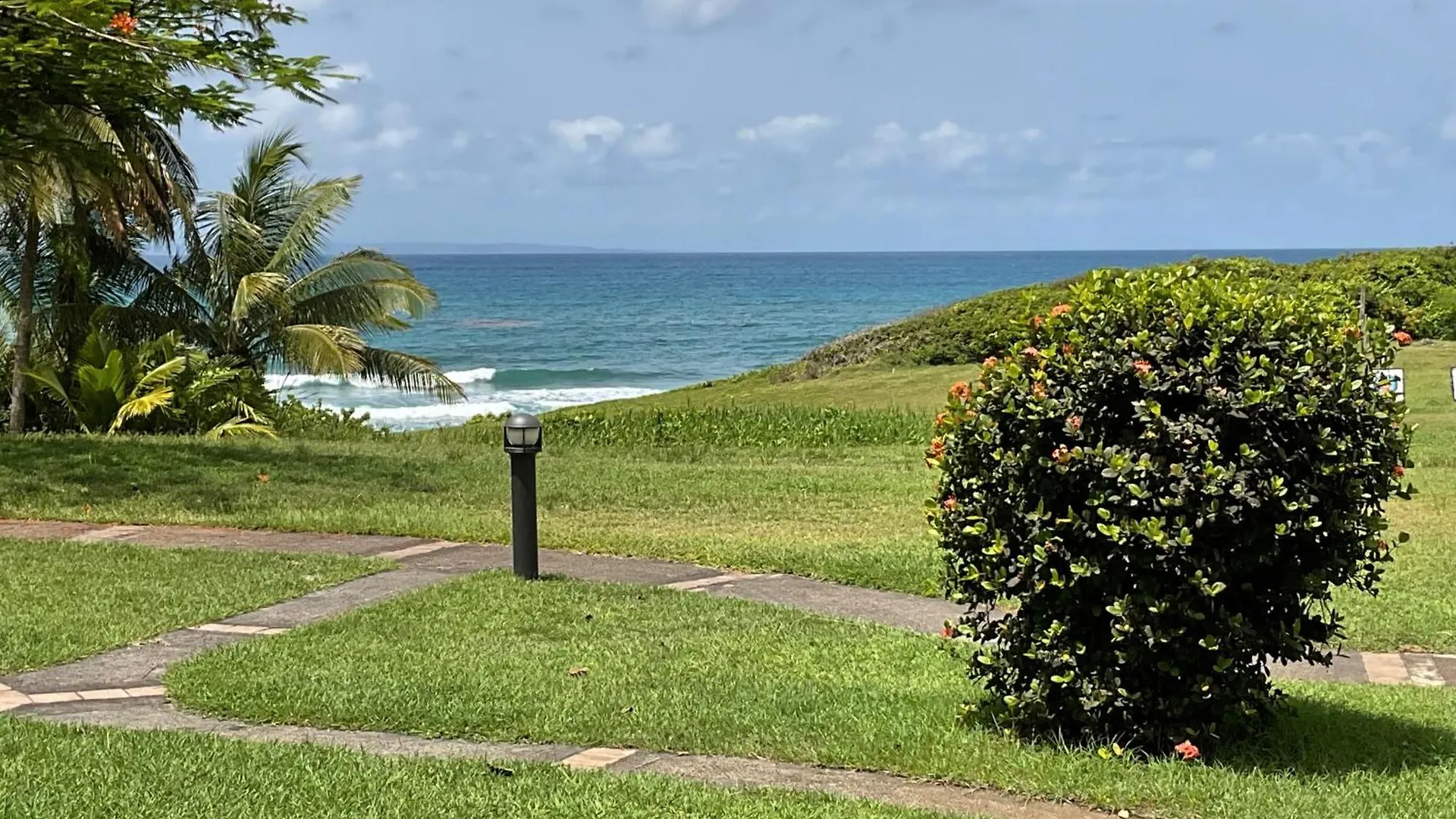 MARTIAL TROPIQUES Appartement refait à neuf vue mer Pierre&vacances Sainte-Anne   Sainte-Anne (Grande-Terre)